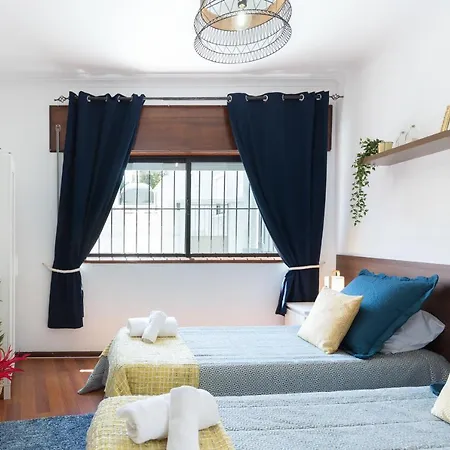 Host Wise - Comfy Bright Flats With Netflix *