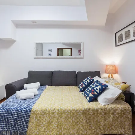 Host Wise - Comfy Bright Flats