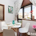 Host Wise - Comfy Bright Flats With Netflix Porto