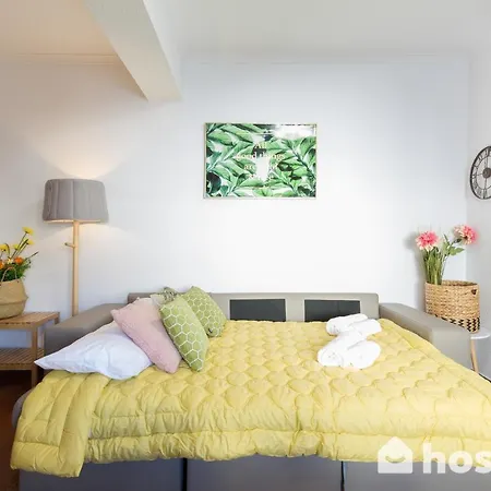 Host Wise - Comfy Bright Flats With Netflix