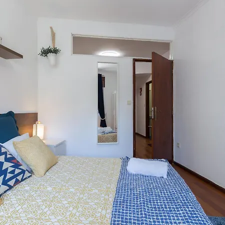 Host Wise - Comfy Bright Flats With Netflix Апартаменты
