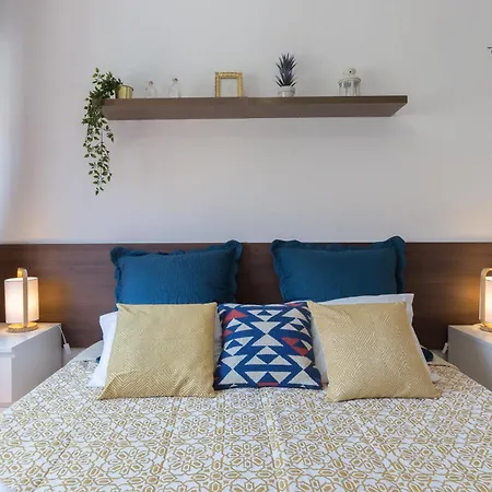 Host Wise - Comfy Bright Flats With Netflix Порту