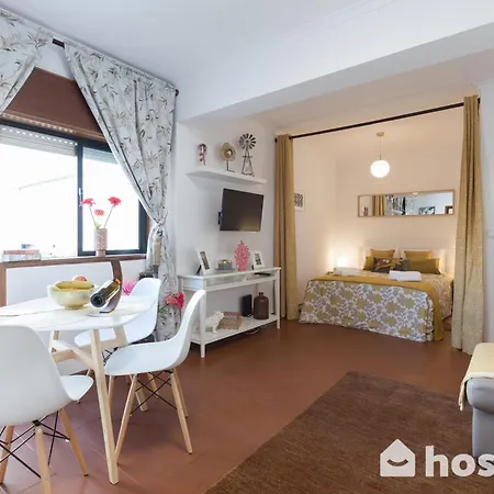 Host Wise - Comfy Bright Flats With Netflix Апартаменты *