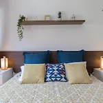 Host Wise - Comfy Bright Flats With Netflix Porto